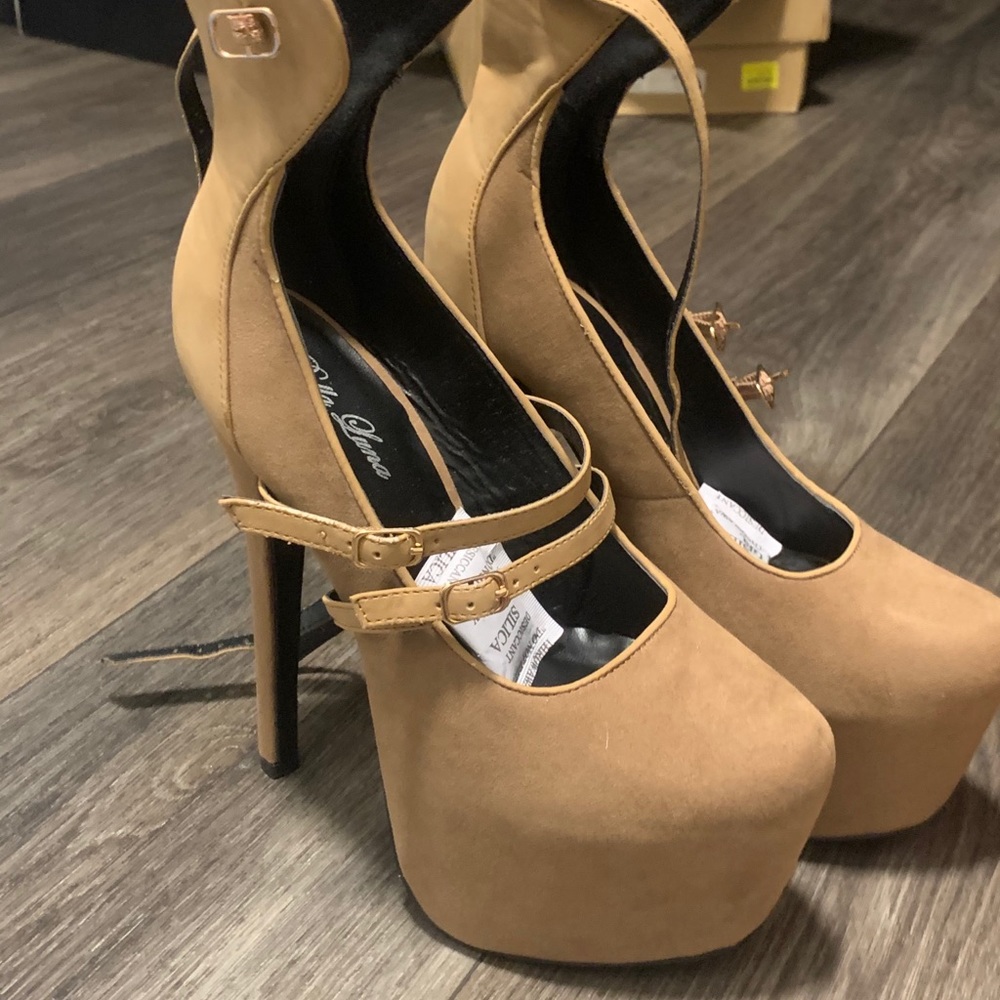 Brown pumps